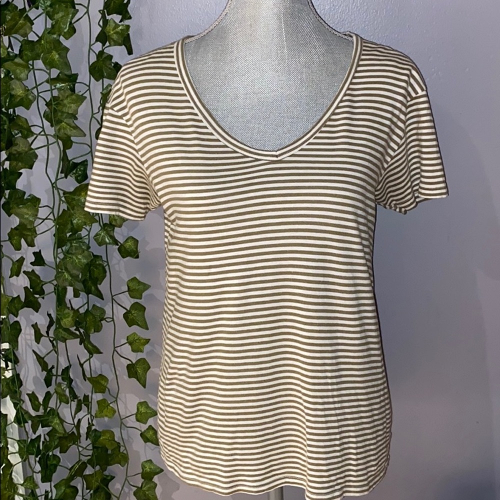 Woman's AEO Striped V-Neck Top S - Picture 3 of 7